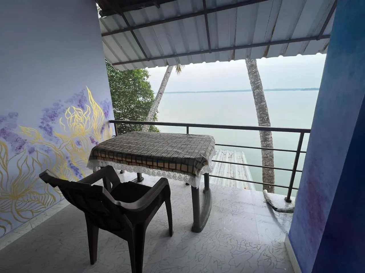 Santa Maria Hostel Munroe Island Mundrothuruth