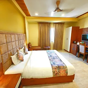 *** Hotel Opulence - 500 Meters From Railway Station India